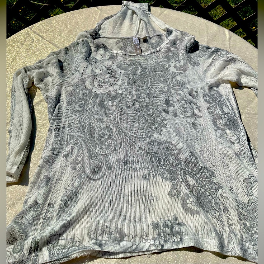 Knit Studio by Avenue Long Sleeve Hooded Mesh Top with Beading Size 18/20